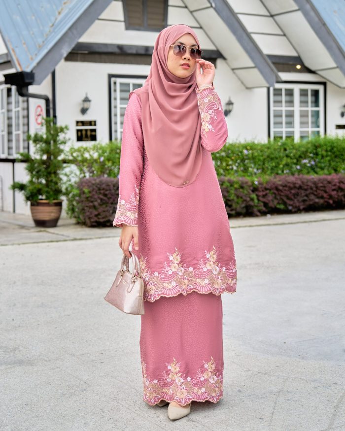 Baju Kurung Sulam Malika - Dusty Puce - Image 2