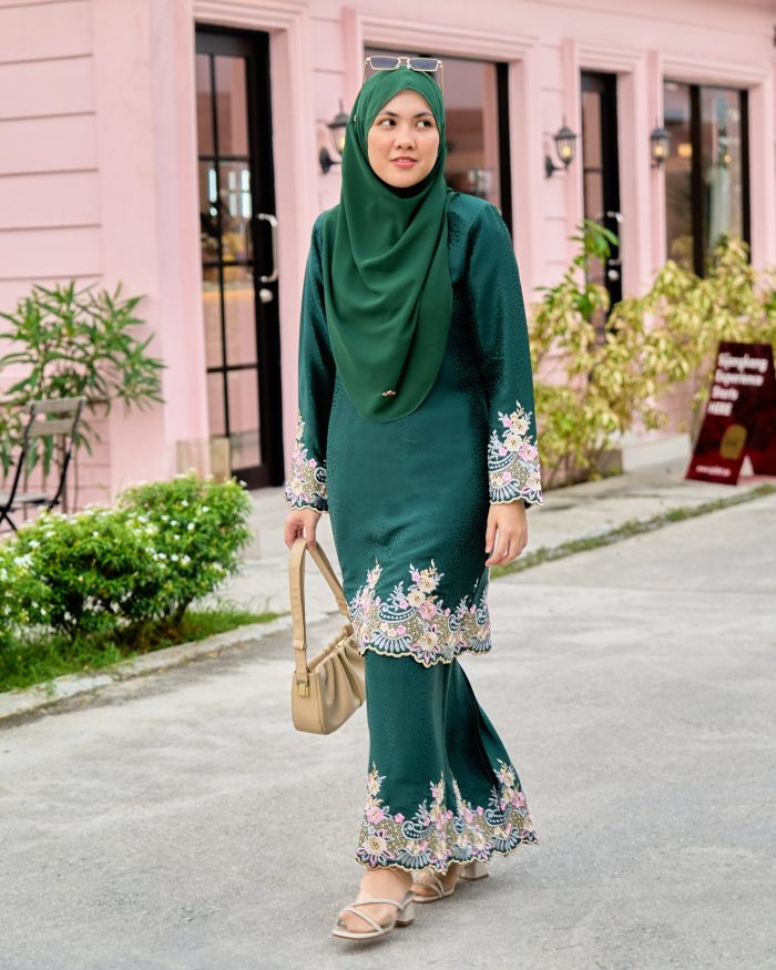 Baju Kurung Sulam Malika - Emerald Green