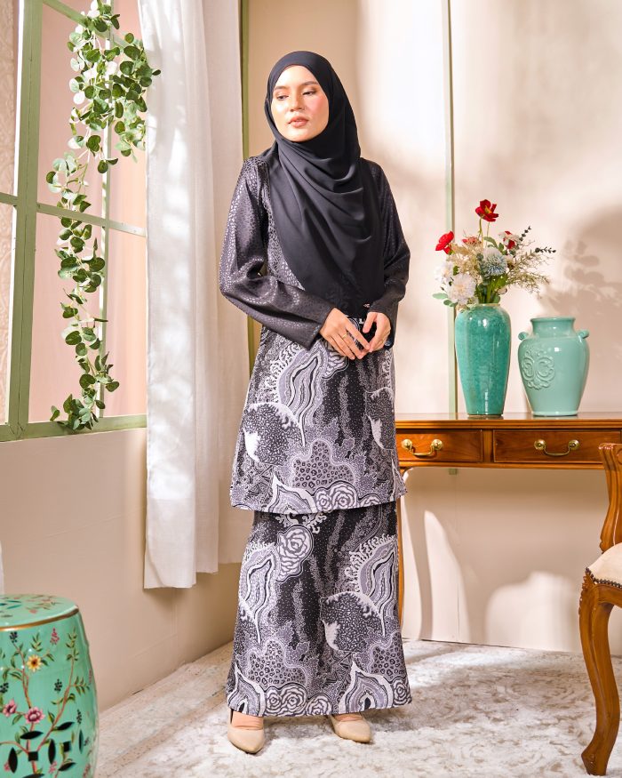 Baju Kurung Moden Batik Sultanah 6.0 - Lestari Jade Black