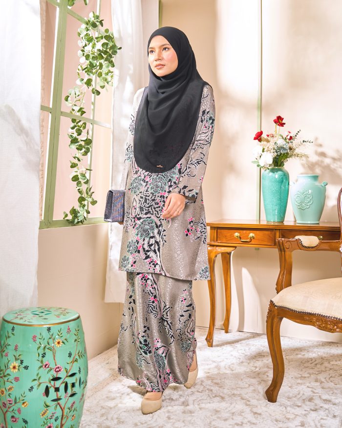 Baju Kurung Moden Batik Sultanah 6.0 - Mekar Dust Grey - Image 2