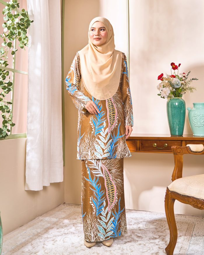 Baju Kurung Moden Batik Sultanah 3.0 - Sakti Bronze Brown - Image 2