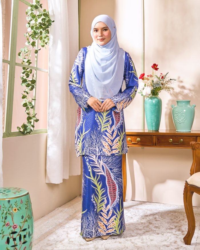 Baju Kurung Moden Batik Sultanah 3.0 - Sakti Royal Blue - Image 2