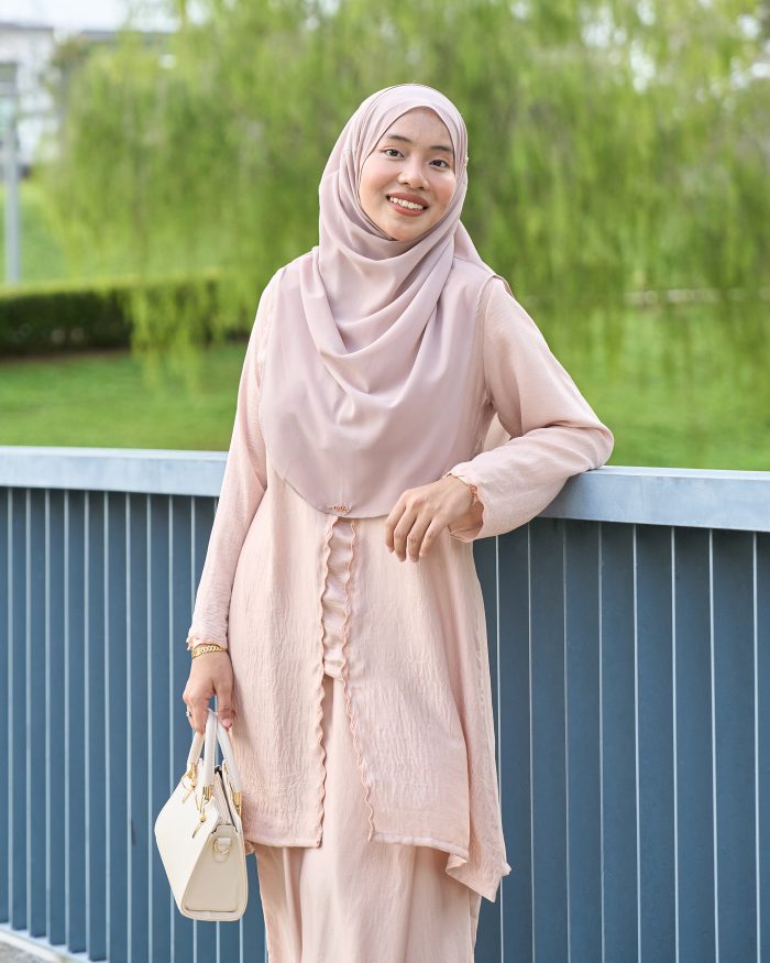 Baju Kebarung Sulam Sharmila - Barley Cream - Image 2