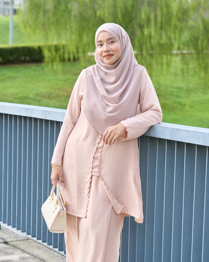 Baju Kebarung Sulam Sharmila - Barley Cream - Image 4