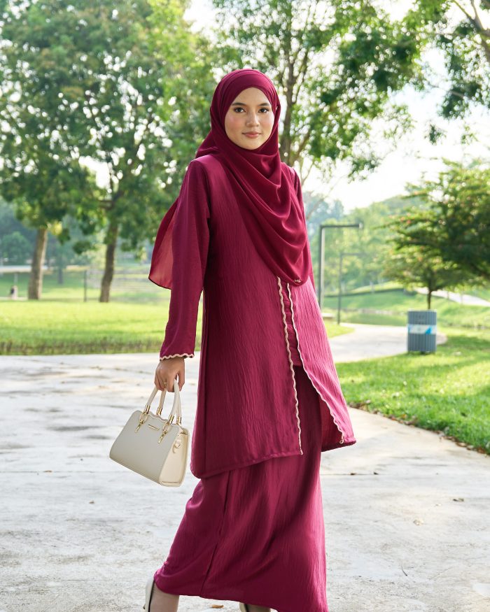 Baju Kebarung Sulam Sharmila - Maroon - Image 4