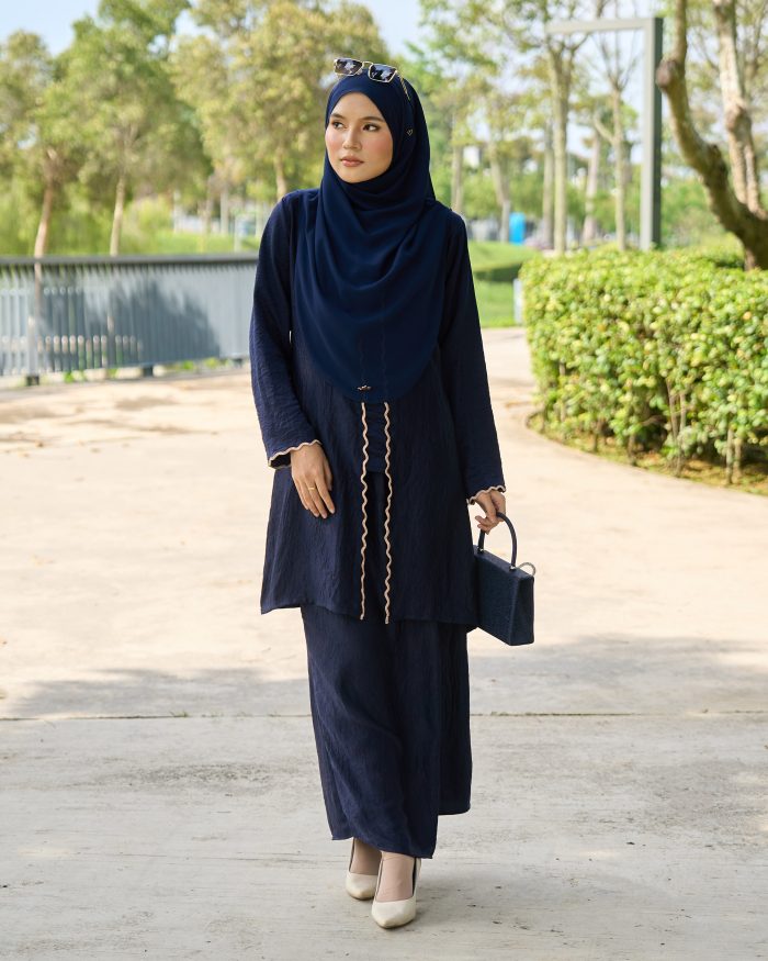 Baju Kebarung Sulam Sharmila - Navy Blue