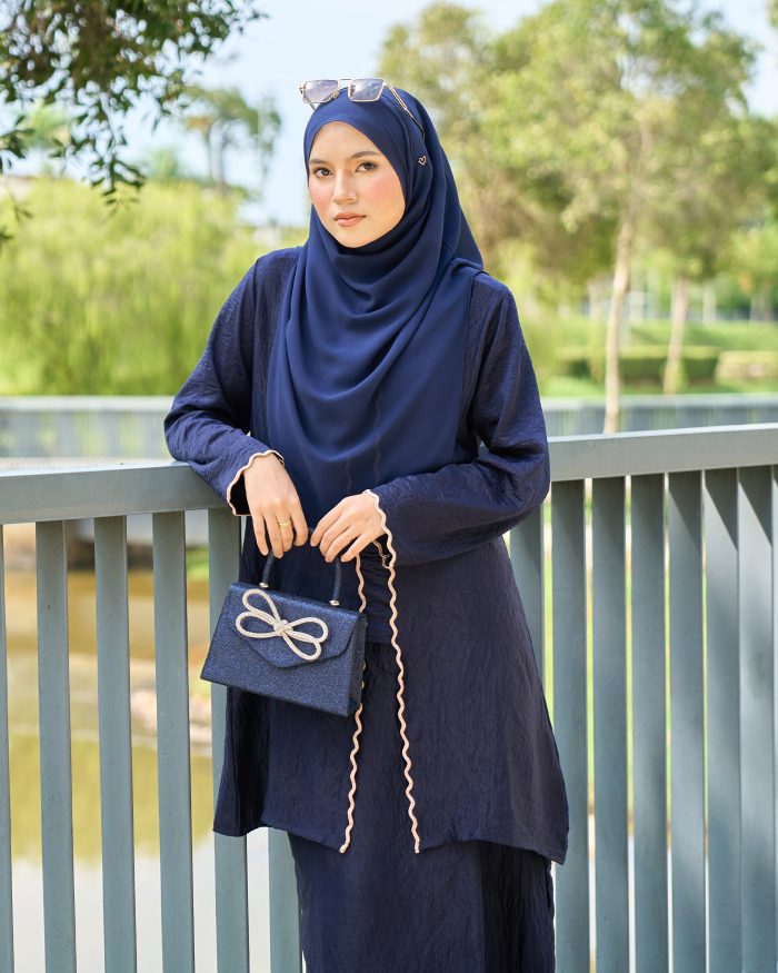 Baju Kebarung Sulam Sharmila - Navy Blue - Image 4