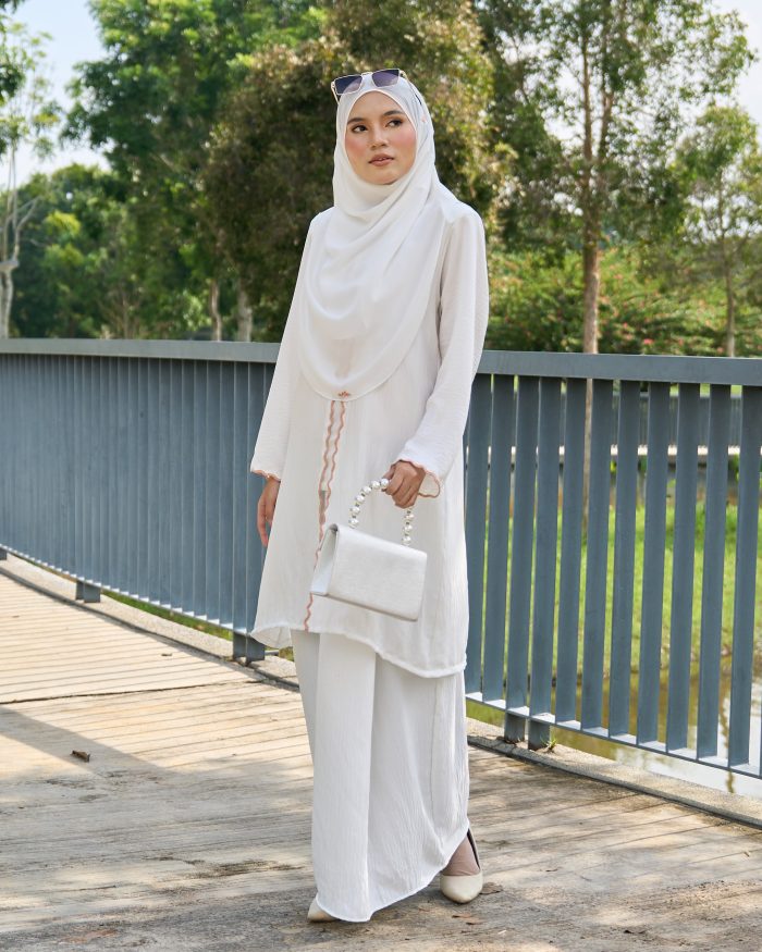 Baju Kebarung Sulam Sharmila - Off White - Image 2