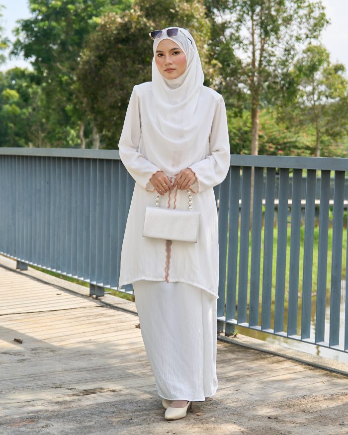 Baju Kebarung Sulam Sharmila - Off White