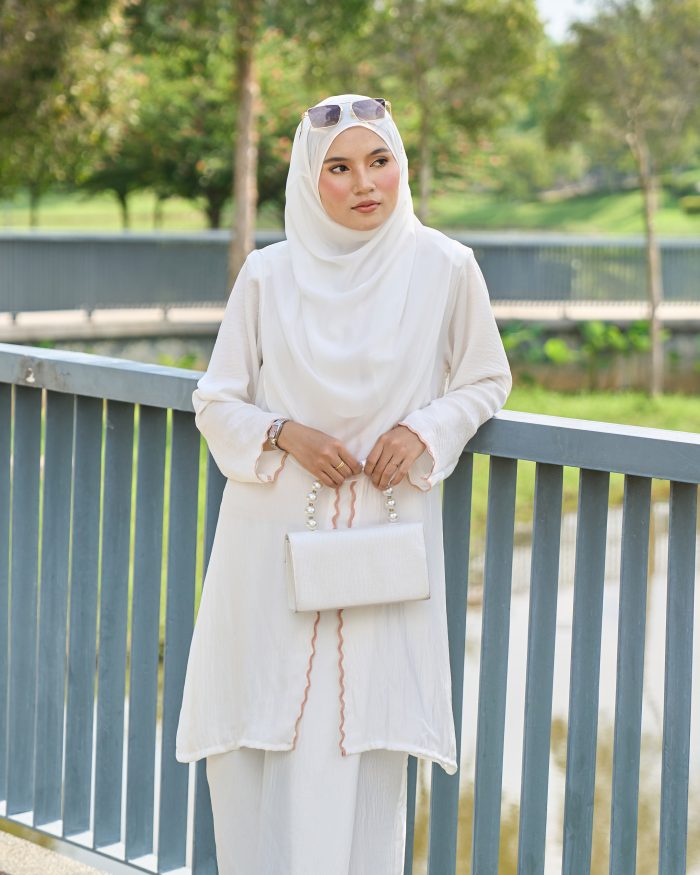 Baju Kebarung Sulam Sharmila - Off White - Image 4