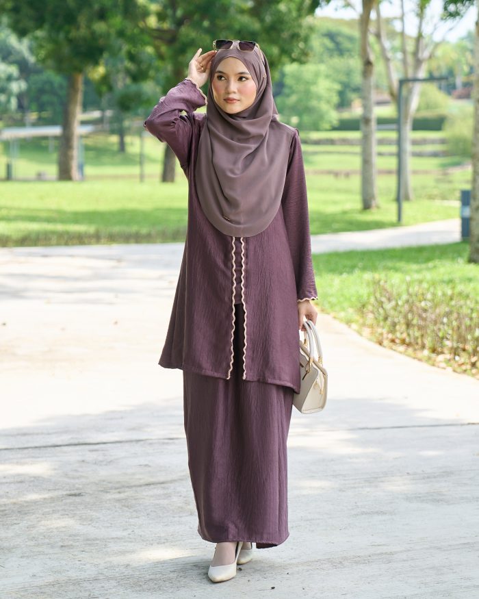 Baju Kebarung Sulam Sharmila - Raisin Purple - Image 2