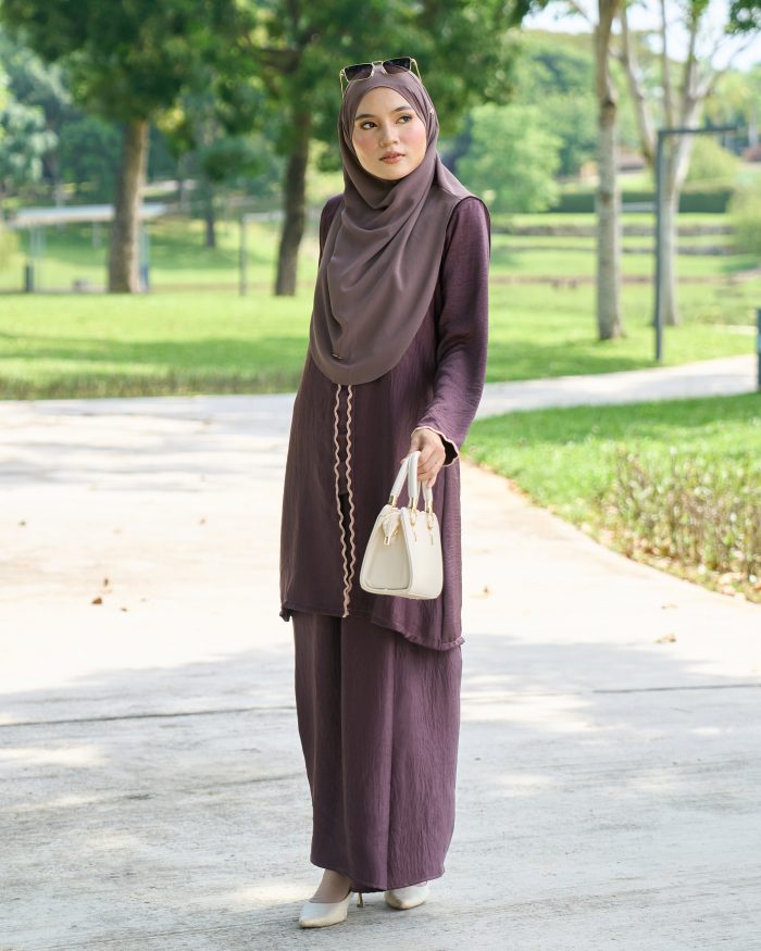 Baju Kebarung Sulam Sharmila - Raisin Purple - Image 3