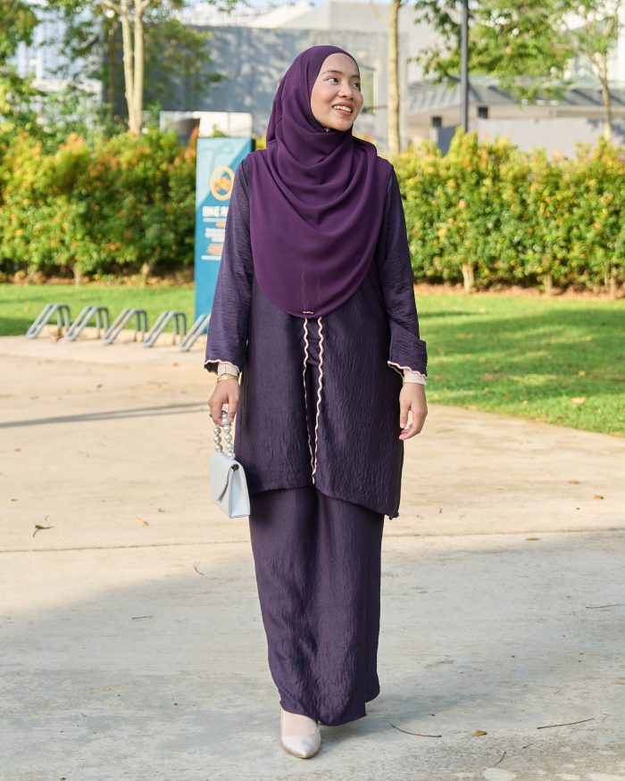 Baju Kebarung Sulam Sharmila - Violet Indigo - Image 3