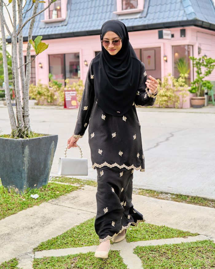 Baju Kurung Moden Sulam Tabur Marisa - Black Royal - Image 2