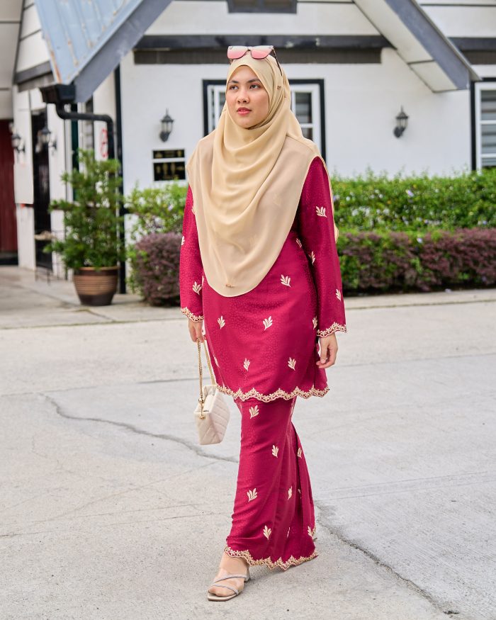 Baju Kurung Moden Sulam Tabur Marisa - Maroon