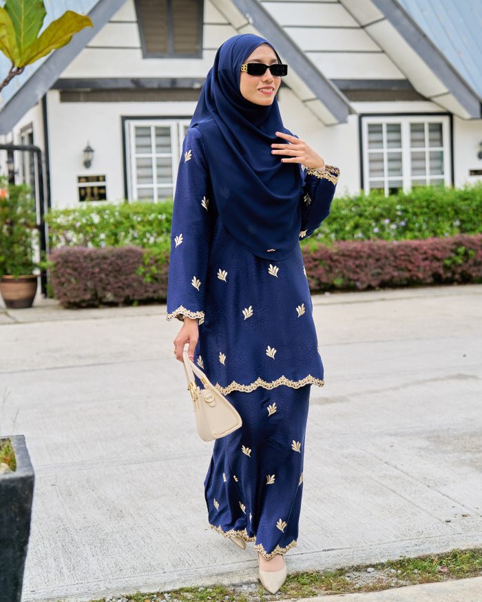 Baju Kurung Moden Sulam Tabur Marisa - Navy Blue - Image 2