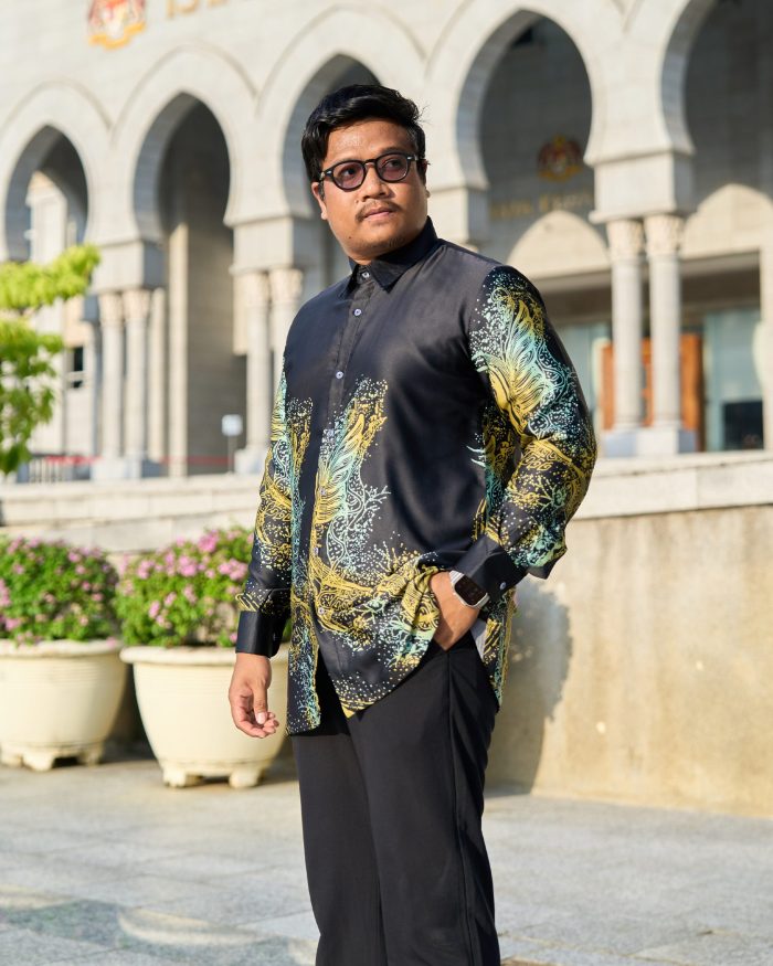 Baju Kemeja Batik Sultan Teja 10.0 - Black Gold - Image 2