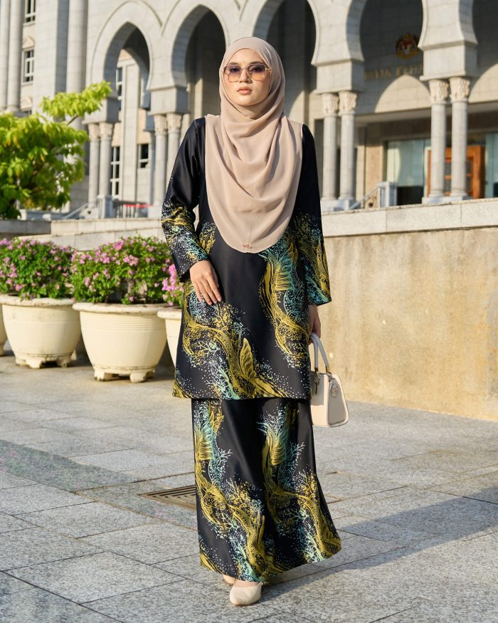 Baju Kurung Moden Batik Sultanah Teja 10.0 - Black Gold