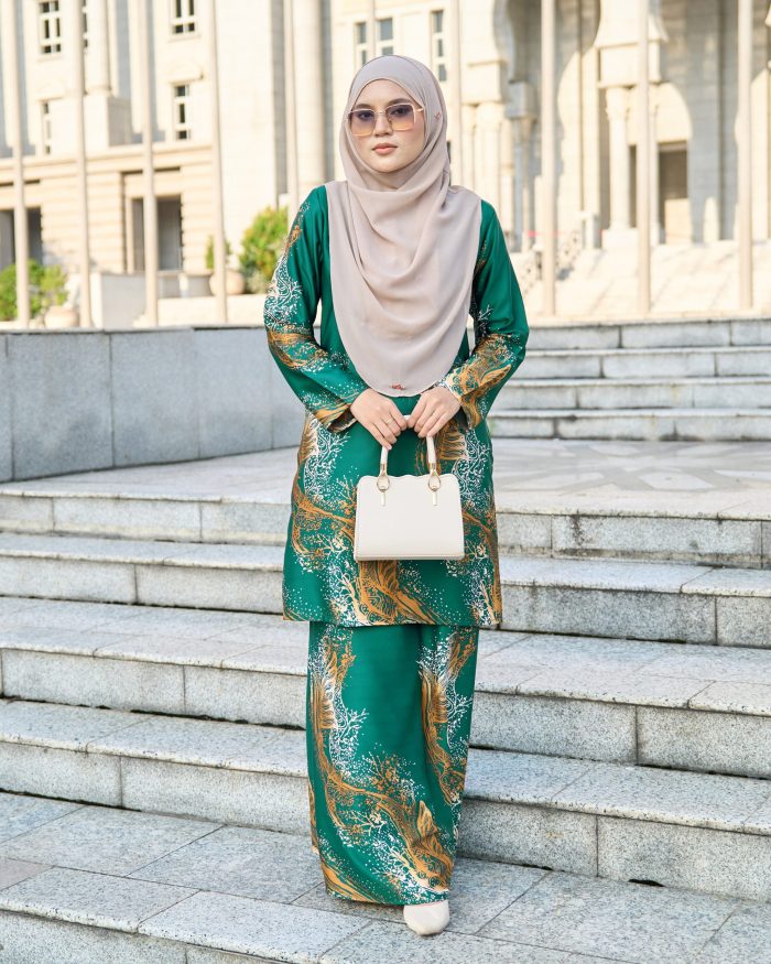 Baju Kurung Moden Batik Sultanah Teja 10.0 - Emerald Green