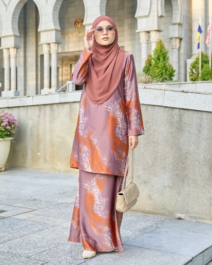 Baju Kurung Moden Batik Sultanah Teja 10.0 - Star Dust - Image 2