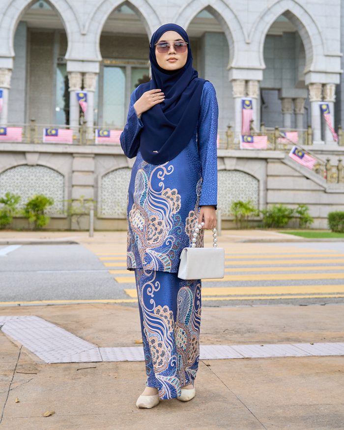 Baju Kurung Moden Batik Sultanah 11.0 - Bakti Navy Blue - Image 2