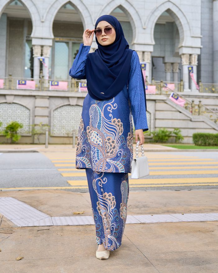 Baju Kurung Moden Batik Sultanah 11.0 - Bakti Navy Blue