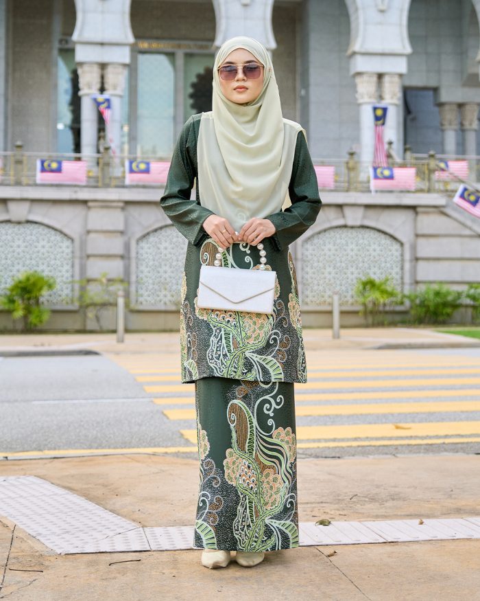 Baju Kurung Moden Batik Sultanah 11.0 - Bakti Seaweed Green