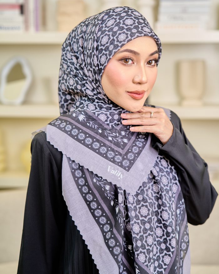 Valily Tudung Bawal Cotton Voile Essaouira - Aira Black - Image 5