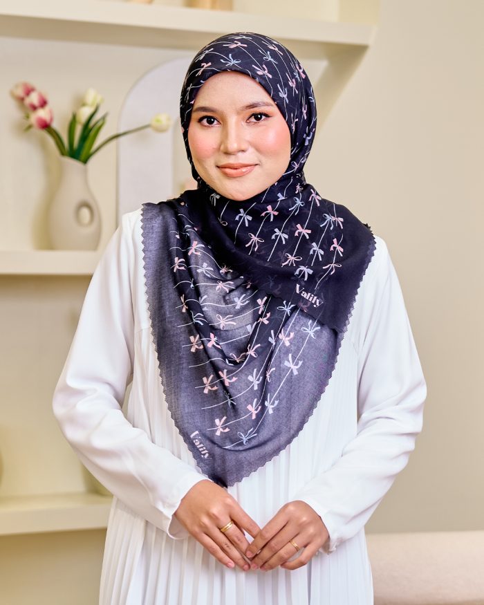 Valily Tudung Bawal Cotton Voile Essaouira - Hera Black - Image 6