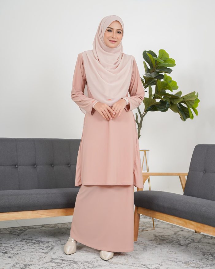 Baju Kurung Pahang Laura Plain 3.0 - Apricot Blush - Image 2