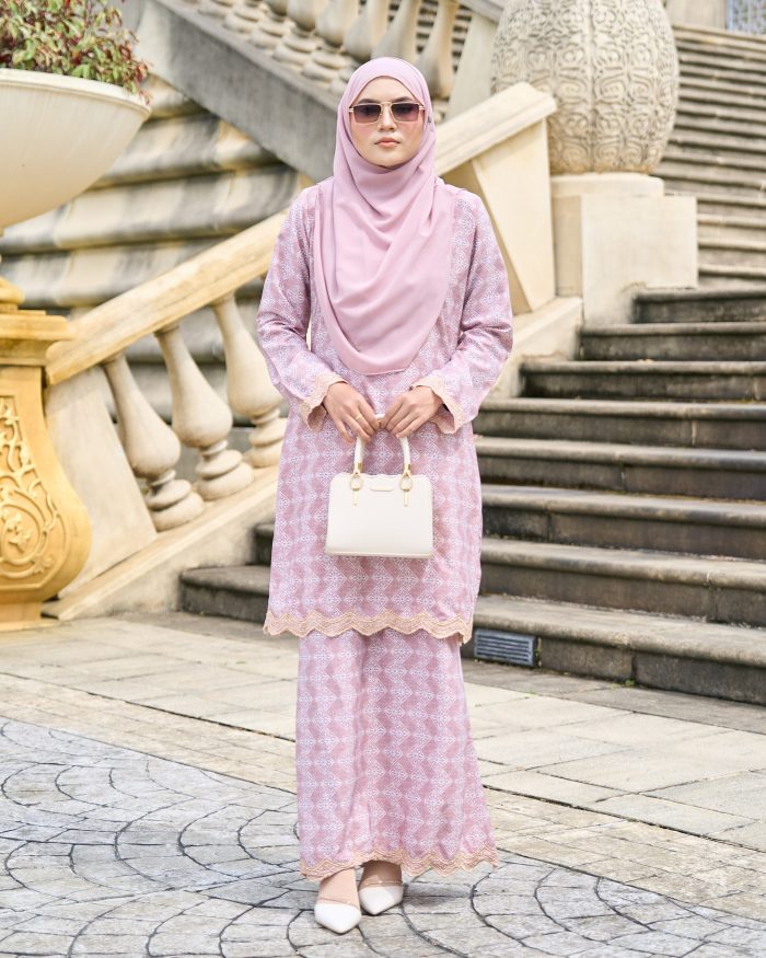 Baju Kurung Sulam Sultanah - Kasturi Pastel Pink - Image 2