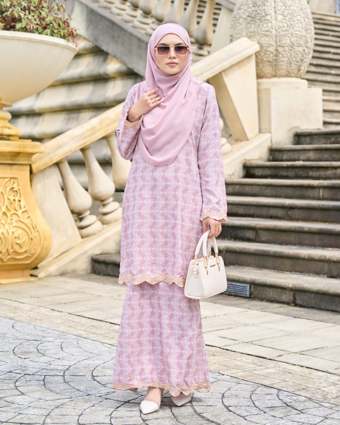 Baju Kurung Sulam Sultanah - Kasturi Pastel Pink