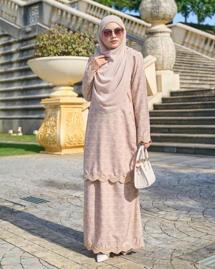 Baju Kurung Sulam Sultanah – Kasturi Light Beige