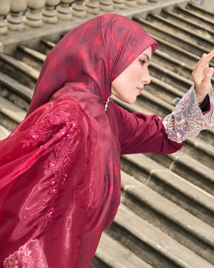 Valily Tudung Bawal Old Malaya - Maroon - Image 4