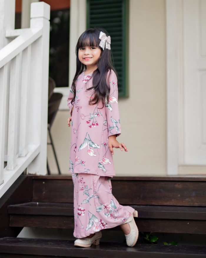 Baju Kurung Pahang Laura Printed Kids - Iris DustyPink - Image 2